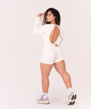 ENTERIZO SHORT ESCOTE ESPALDA M.L