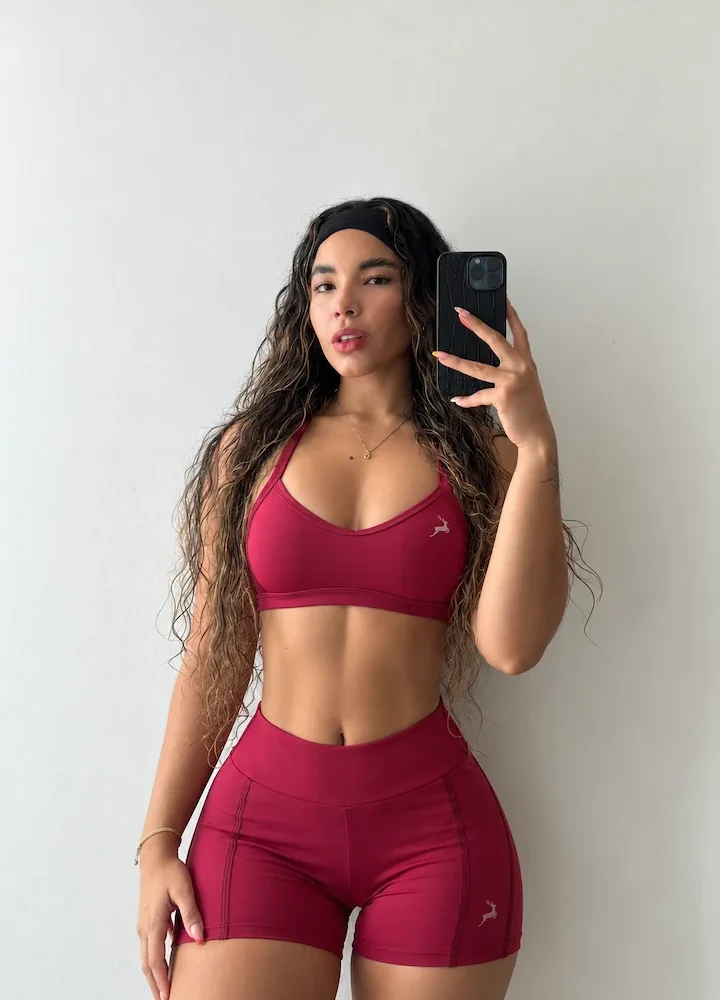 Short Energy vinotinto, talla L — Cervo Sport, ropa deportiva de mujer