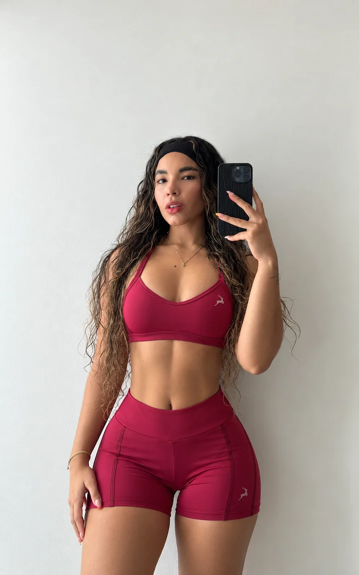Short Energy vinotinto, talla L — Cervo Sport, ropa deportiva de mujer
